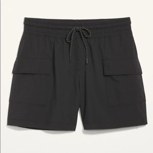 Old Navy - high waisted stretch tech cargo shorts 5” - size M